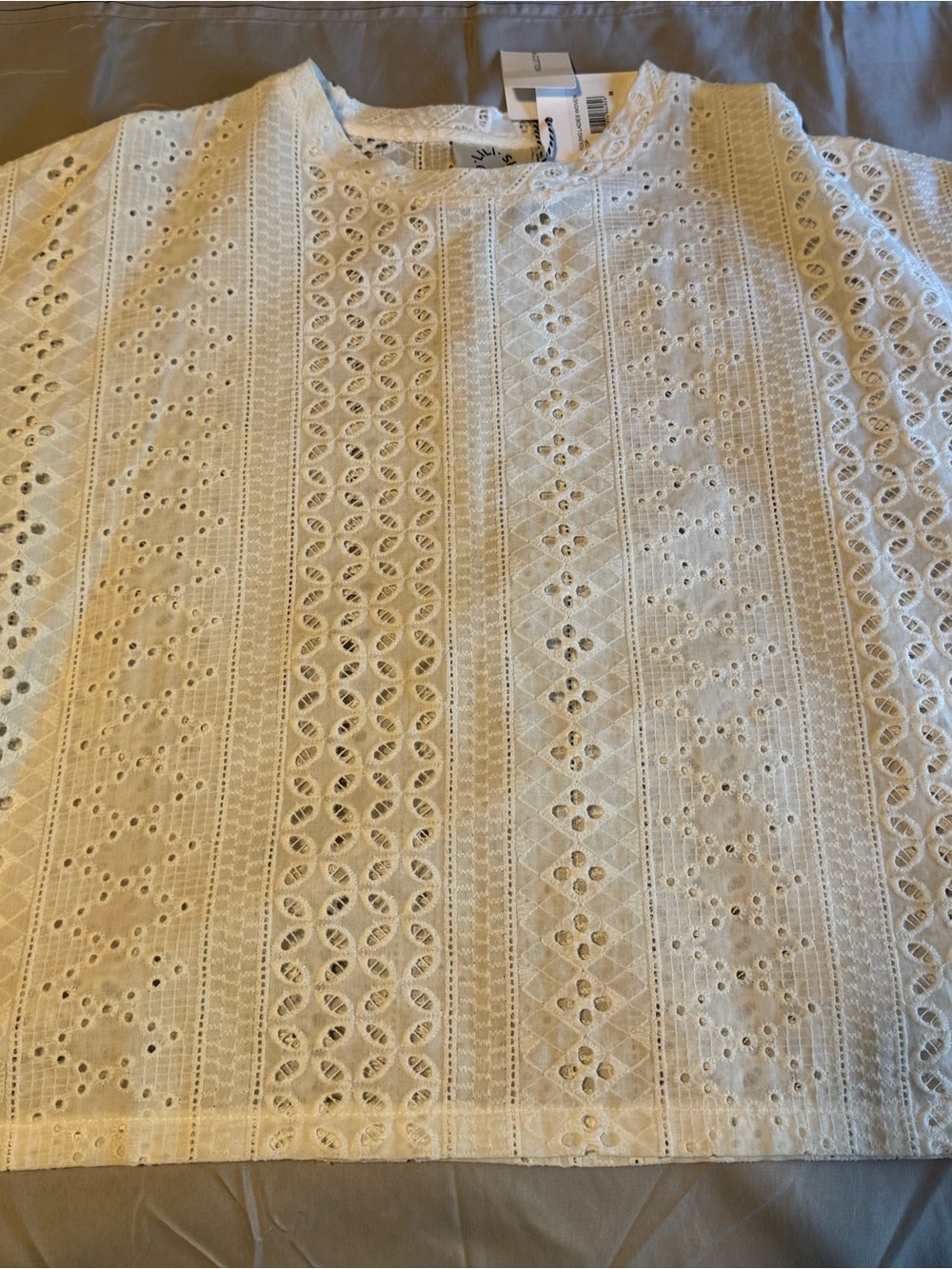 NWT White Eyelet Lace Short-Sleeve Shirt